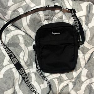 Supreme shoulder bag